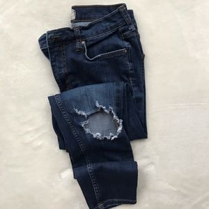 FREE PEOPLE BUSTED SKINNY JEAN SIZE 28